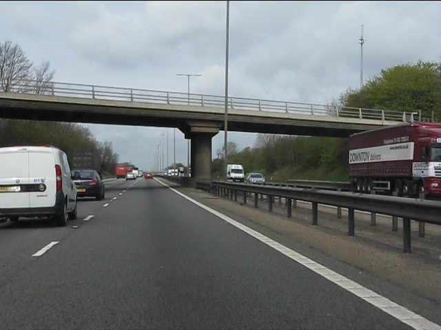 File:M1 motorway - Kings Lane bridge, Flore - geograph.org.uk - 2899368.jpg