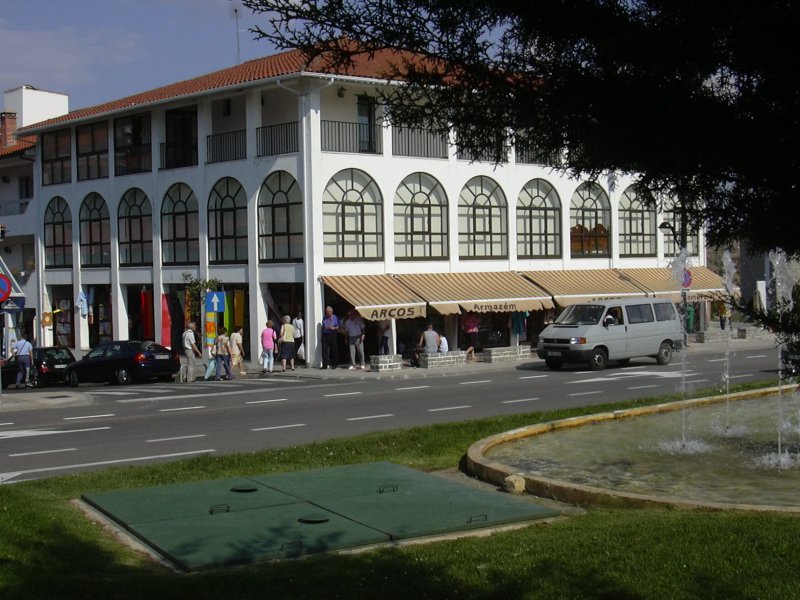 File:MDouro stores.jpg