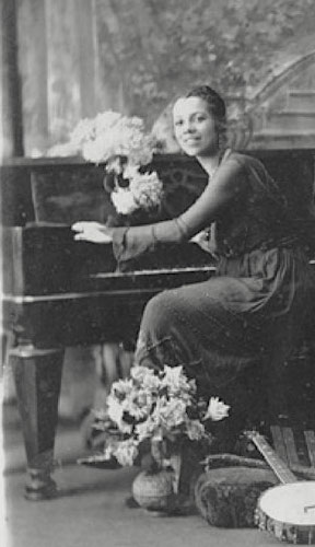 <span class="mw-page-title-main">Miriam Moffitt</span> American jazz pianist (1884–1954)