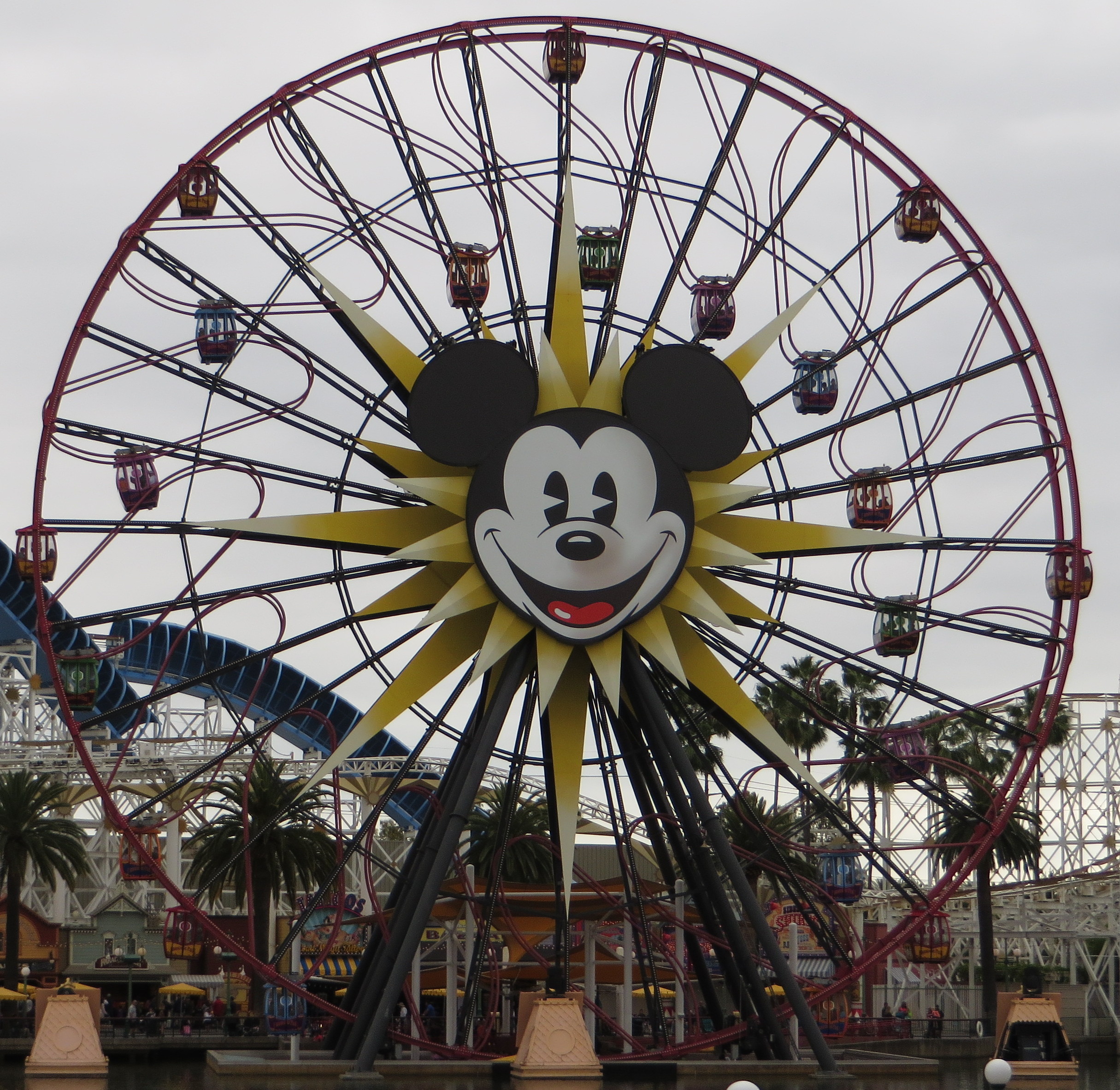 File:Paradise Pier, Disney California Adventure, Anaheim, California  (17210056619) (cropped).jpg - Wikipedia