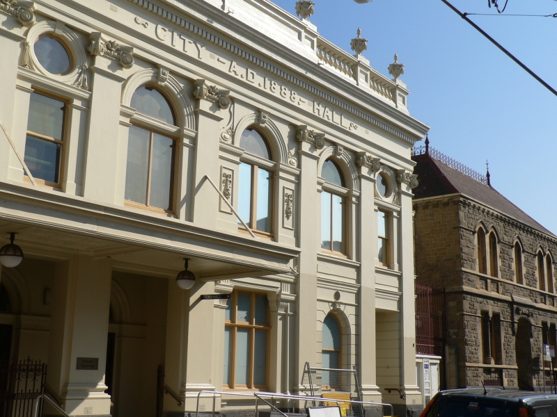 File:Prahran city hall and police station.jpg