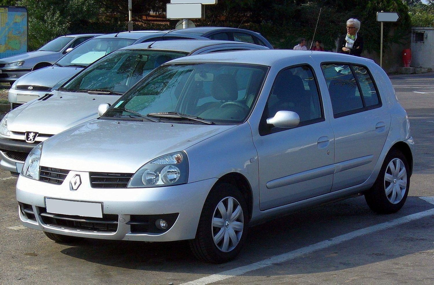 wang annuleren elegant File:Renault Clio II Campus Phase II.JPG - Wikimedia Commons