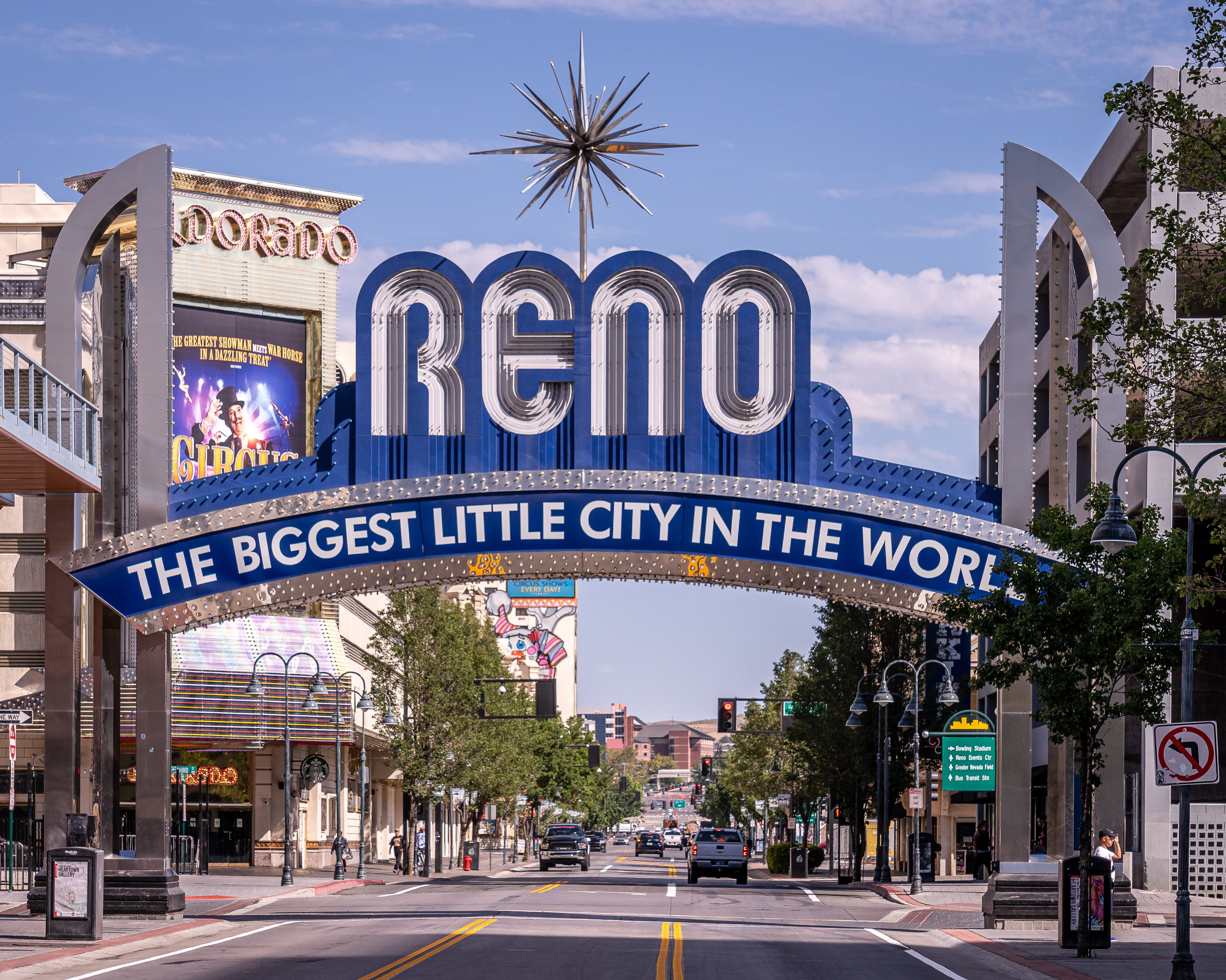 City of Las Vegas illuminates new gateway arches