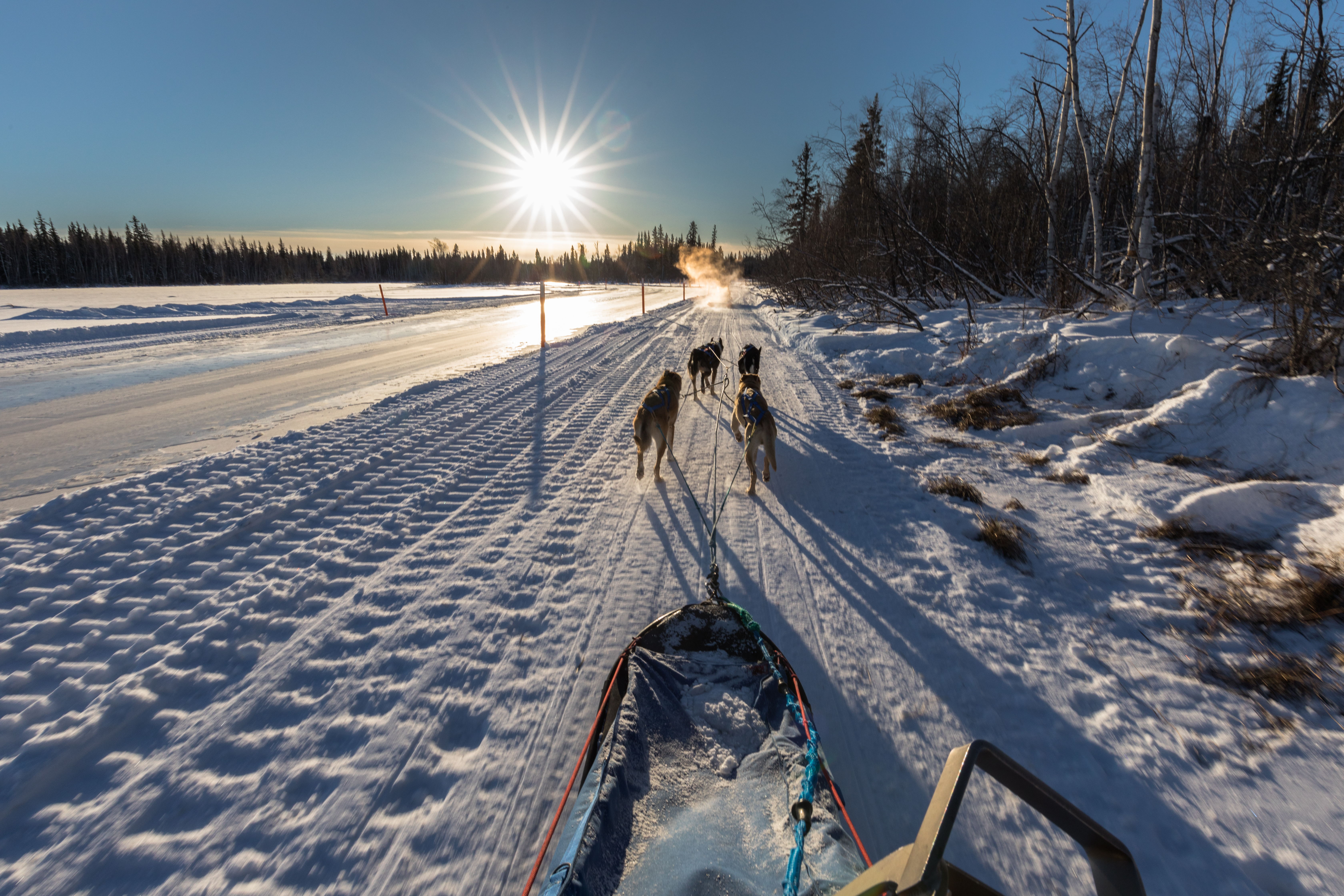 Along the road. Лед на дороге. Миля дорога. Winnipeg Lake Ice Roads. Ice Road jpg.