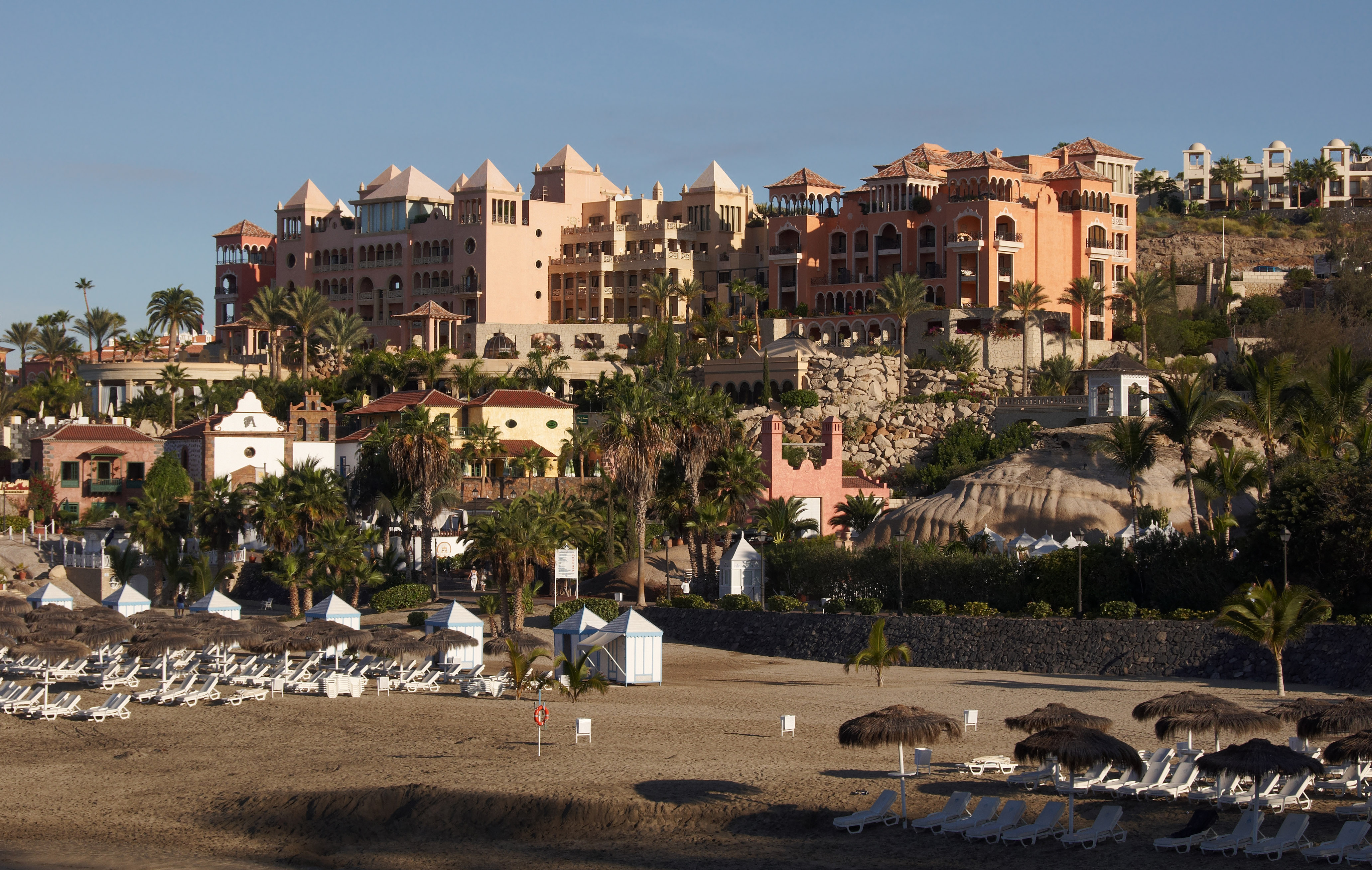 File:Tenerife Adeje Bahia del Duque C.jpg - Wikimedia Commons