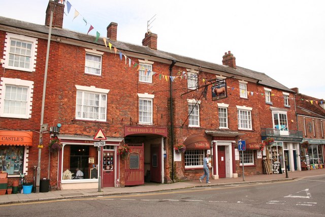 File:The Bull Hotel - geograph.org.uk - 569774.jpg