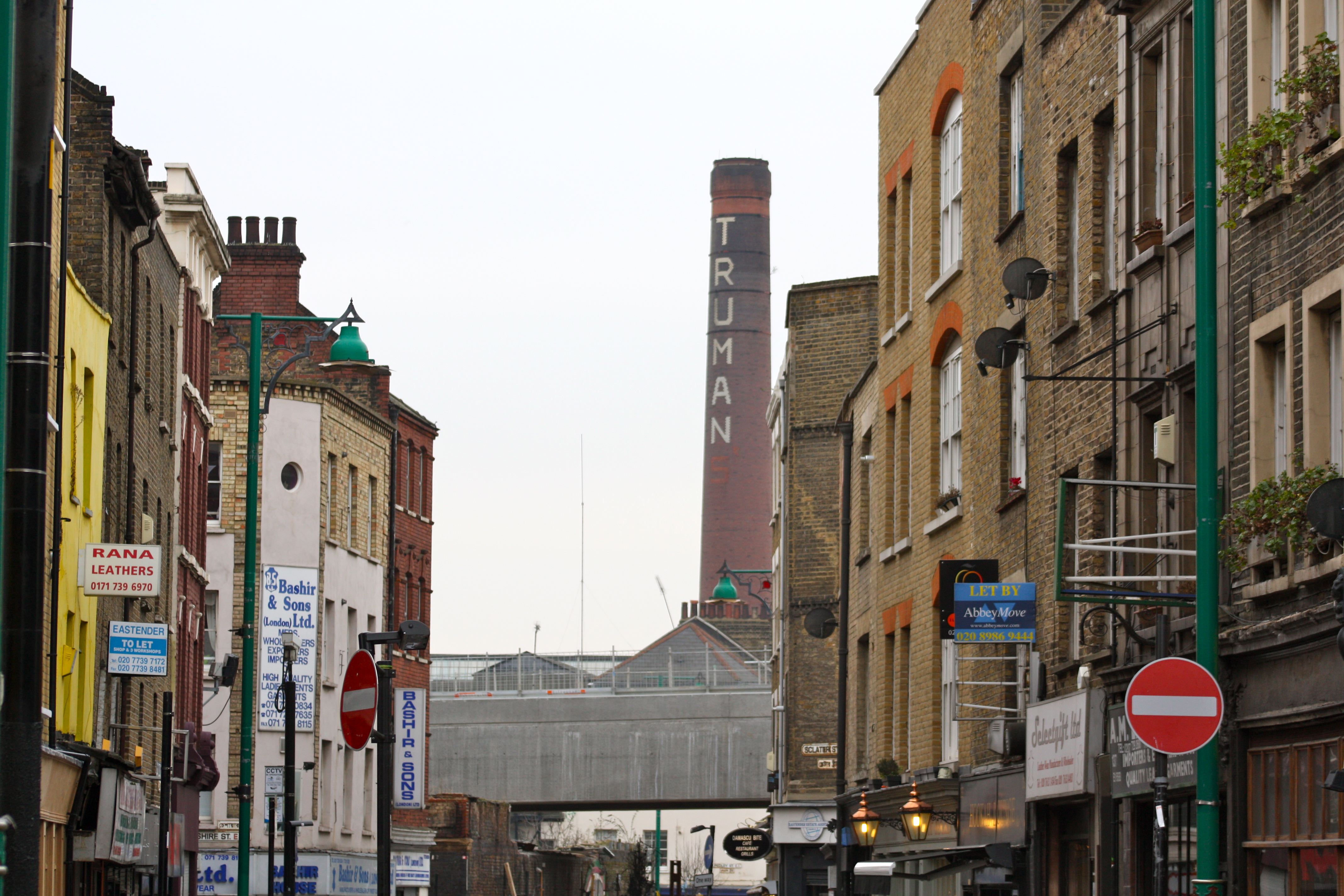 East end улица ям Диккенса. Mustard Oil) East end | Ист энд. Ист энд храмы. Поплар — исторически бедный район Ист-энд.