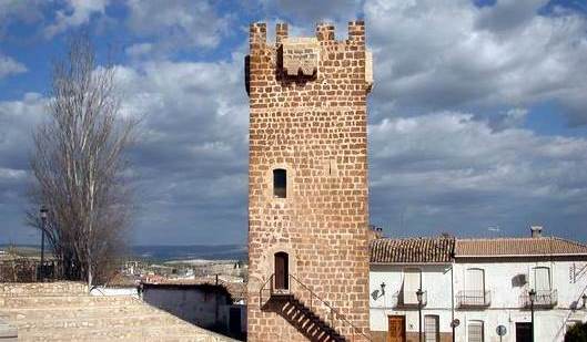 File:Torre del Reloj, en Peal de Becerro (Jaén, España).jpg