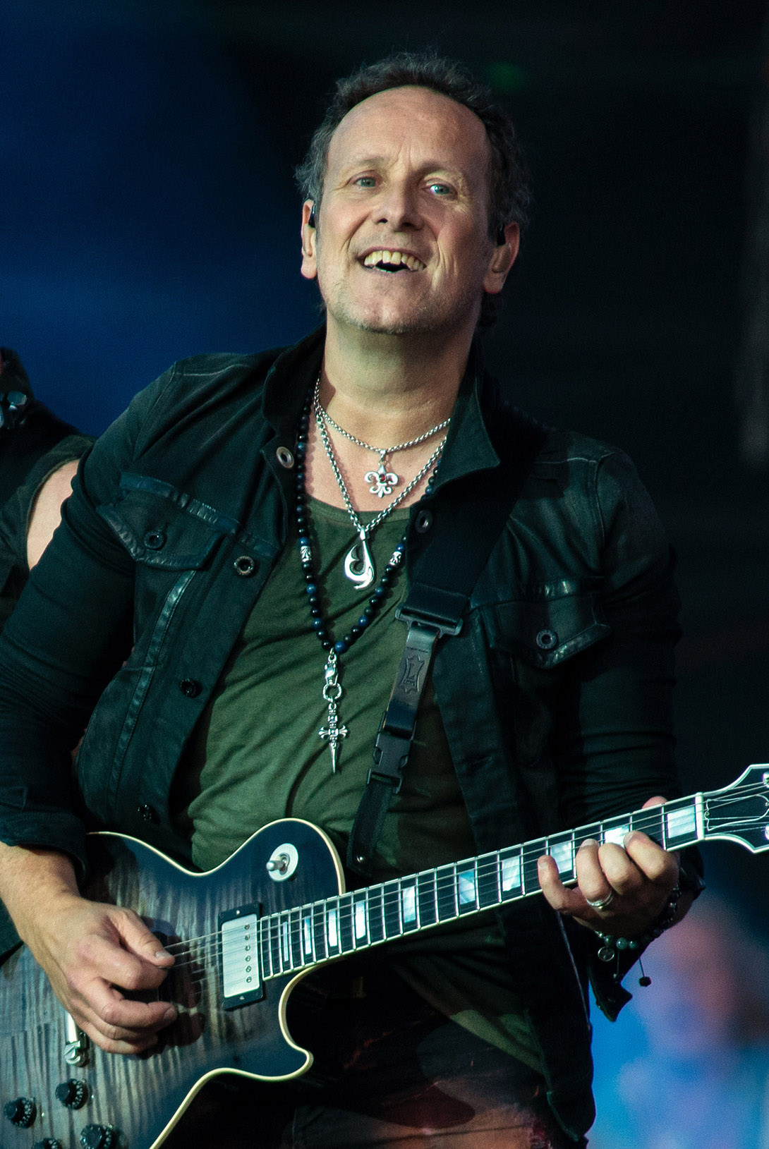 1090px x 1629px - Vivian Campbell - Wikipedia