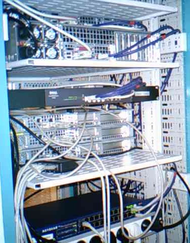 File:Wikimedia Paris servers back 1218 144129X.jpg