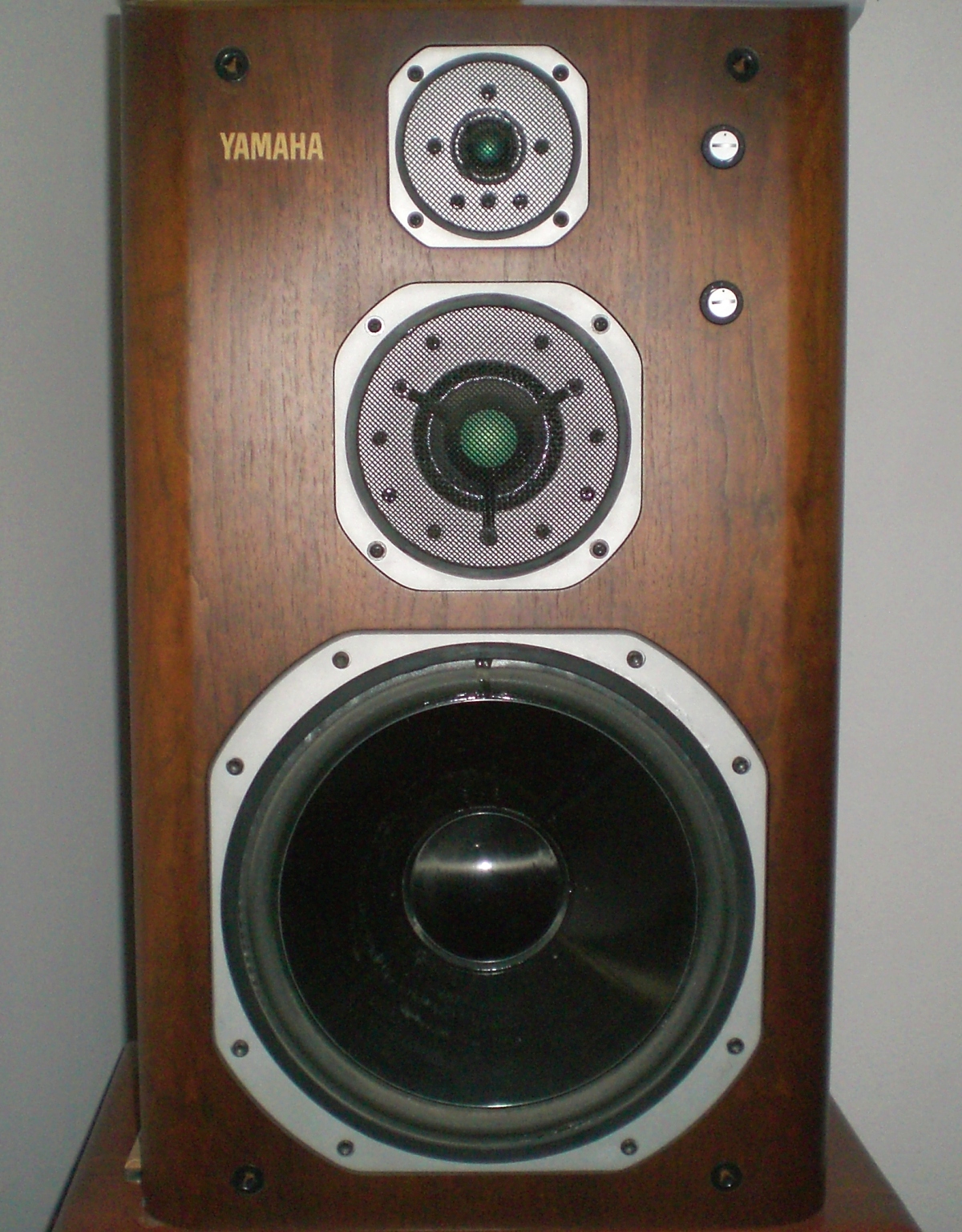 subwoofer yamaha 12