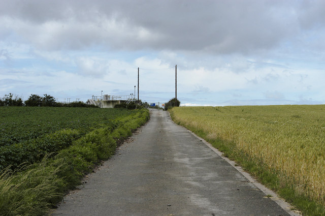 File:Access road to sewage works - geograph.org.uk - 873268.jpg