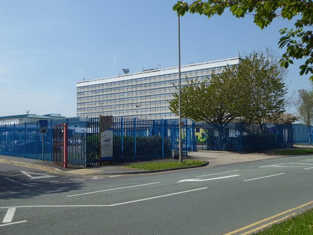 File:Aintree University Hospital - geograph.org.uk - 4946548.jpg