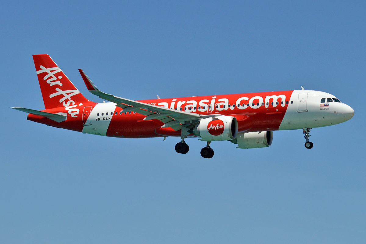 File:AirAsia, 9M-RAH, Airbus A320-251N (32719158907).jpg