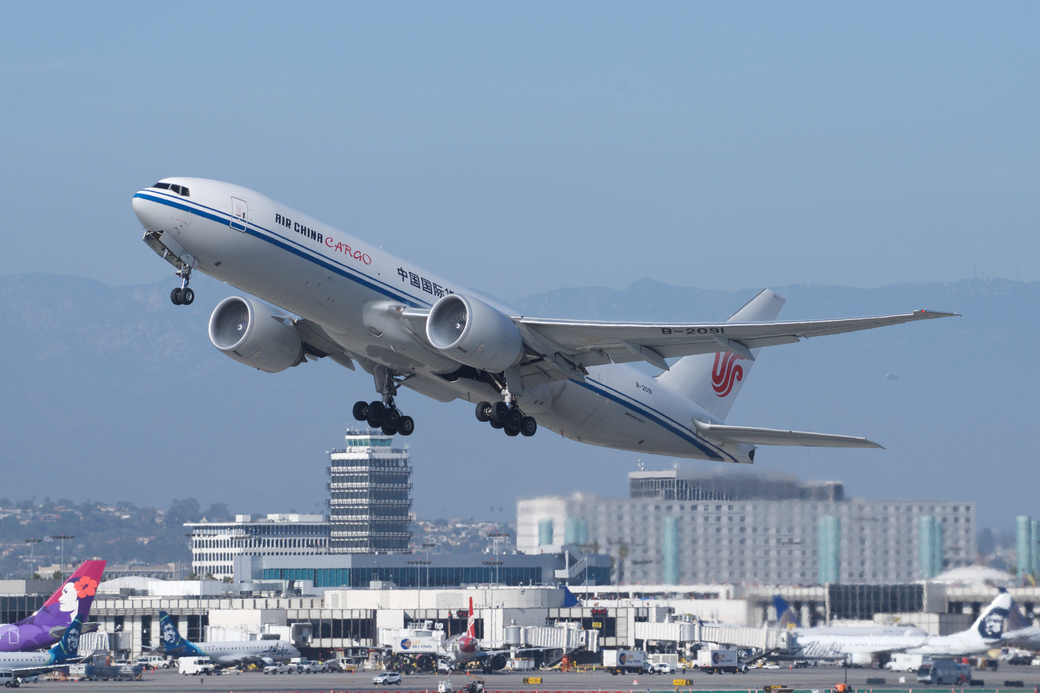 Air cargo track. Air China Cargo 777f. Boeing 777 Cargo. Air China Boeing 777. Boeing 777 330 Air China.