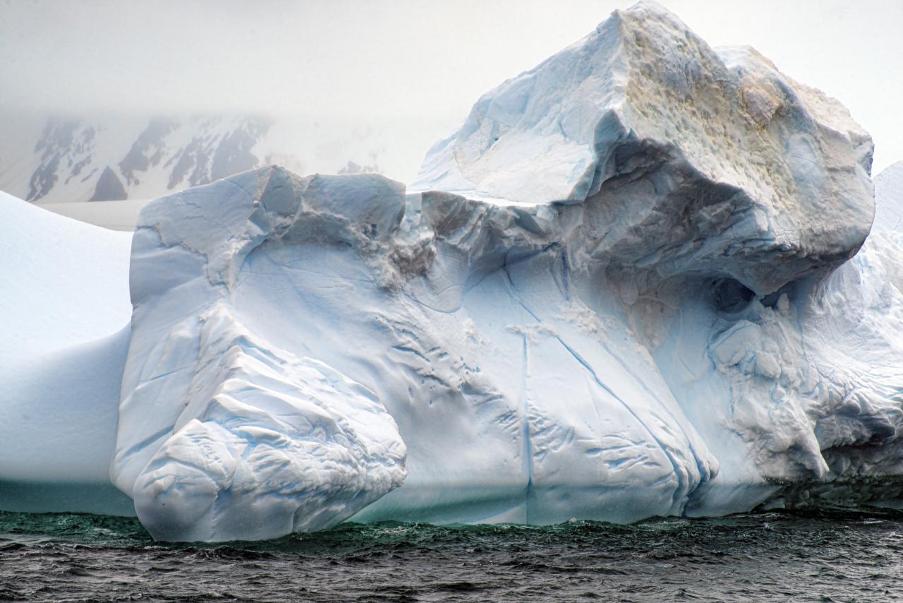 Антарктический ледниковый щит. Ледники айсберги Антарктиды. Ледяной щит Антарктиды. Западная Антарктида.таяние ледников. Ледниковый щит Антарктиды.