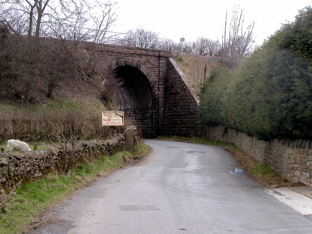 File:Bridge on The Leeds to Carnforth Railway Line - geograph.org.uk - 151415.jpg