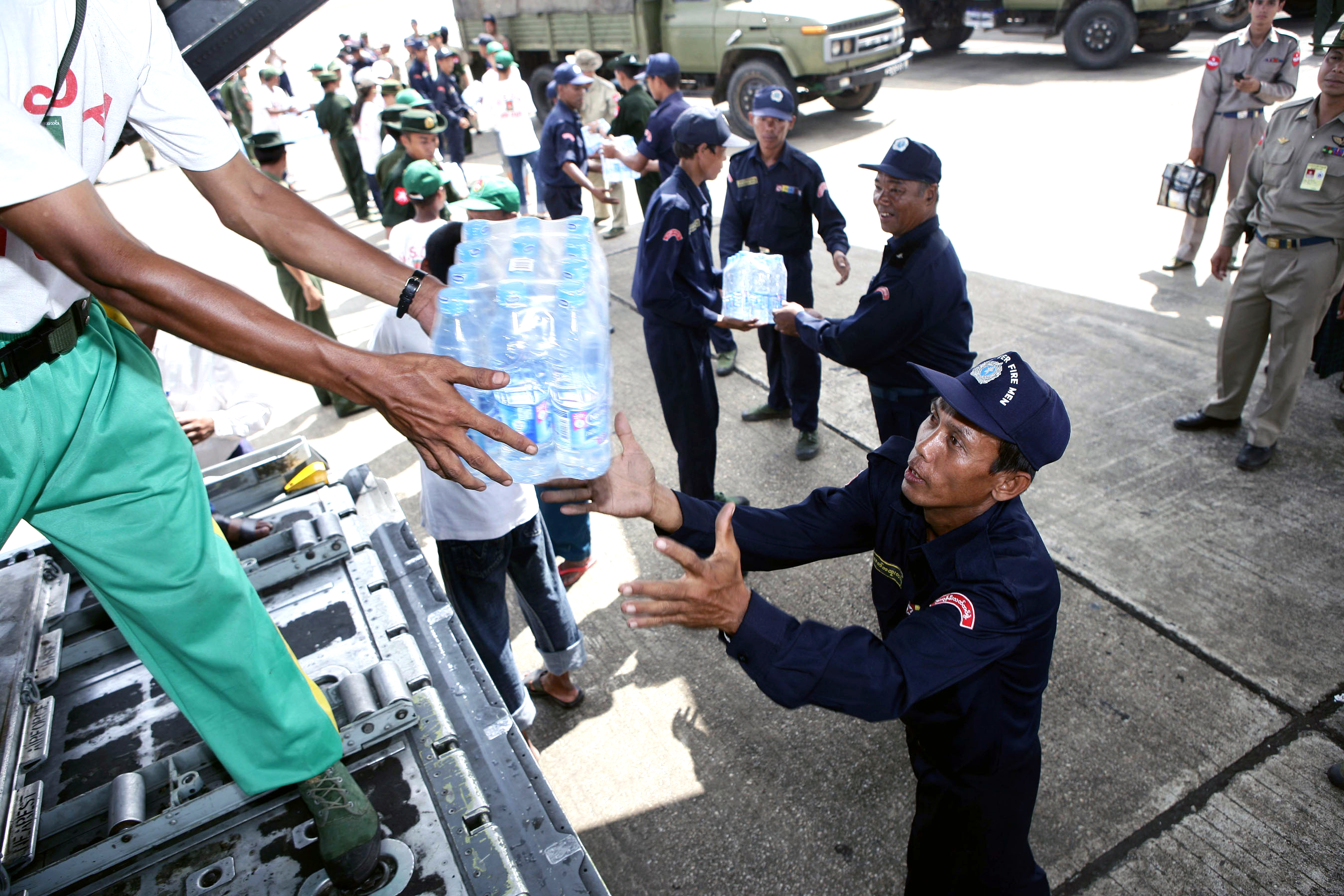 Мьянма кндр. The Politics of Aid to Burma.