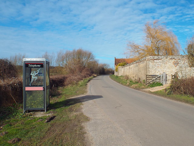 File:Disused phone box, Cley-next-the-Sea - geograph.org.uk - 5687185.jpg