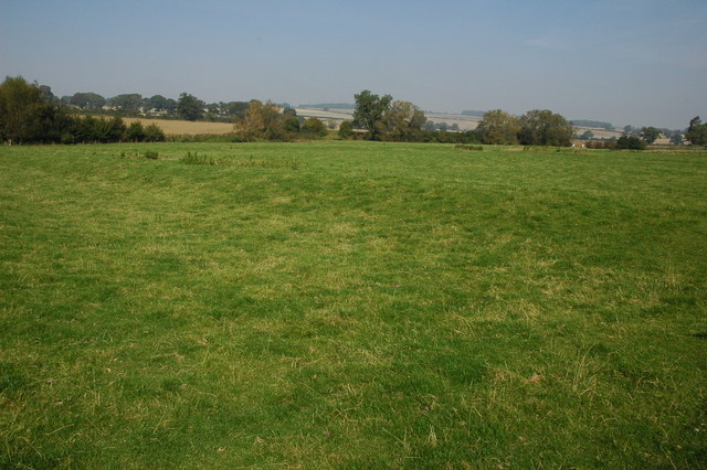 File:Earthworks at Ascott d'Oyley - geograph.org.uk - 990323.jpg