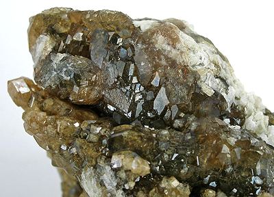 File:Epidote-Grossular-usa73b.jpg