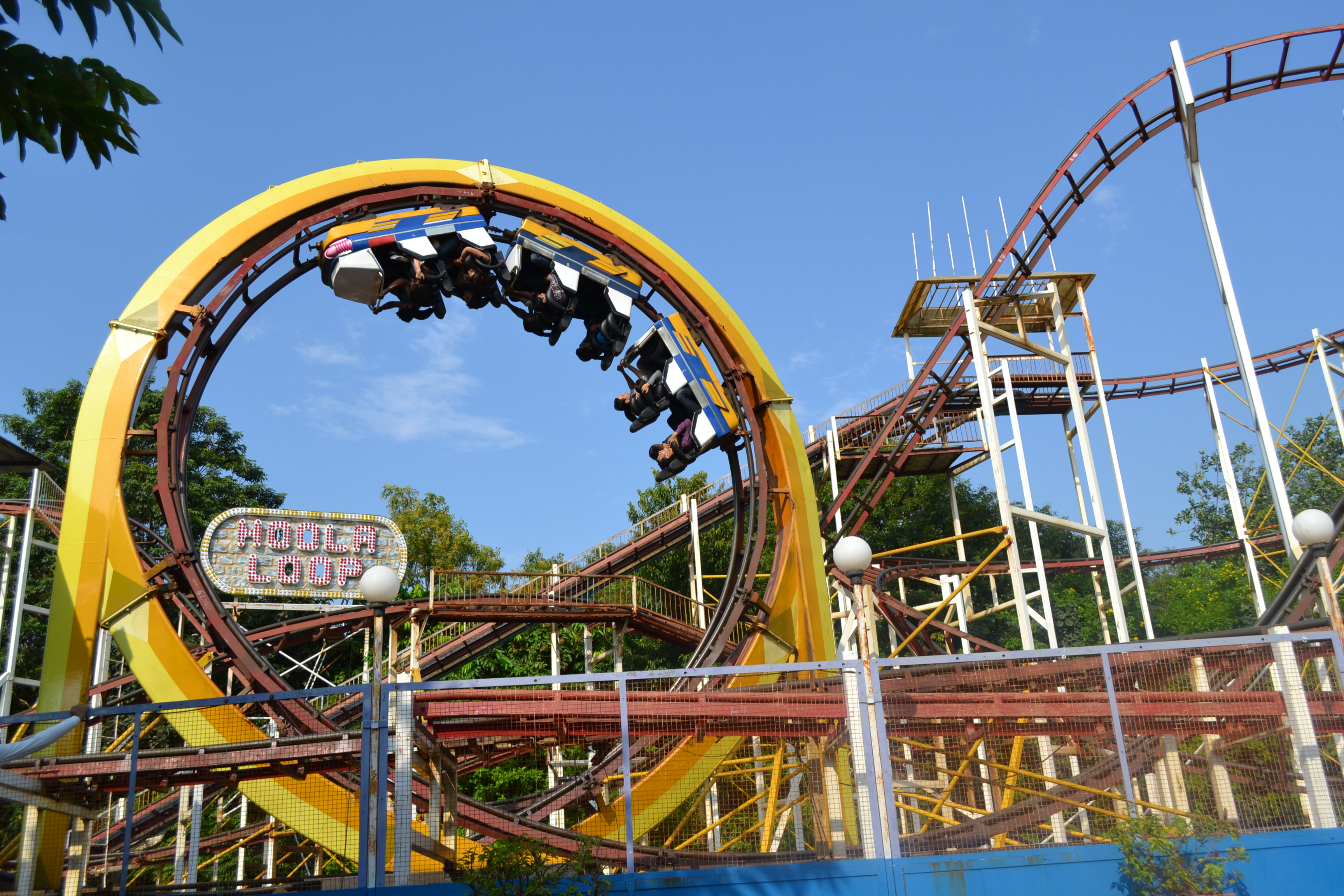 Essel world rides - panoramio.jpg.