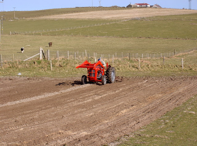 File:Farmland at 7 Links - geograph.org.uk - 488977.jpg