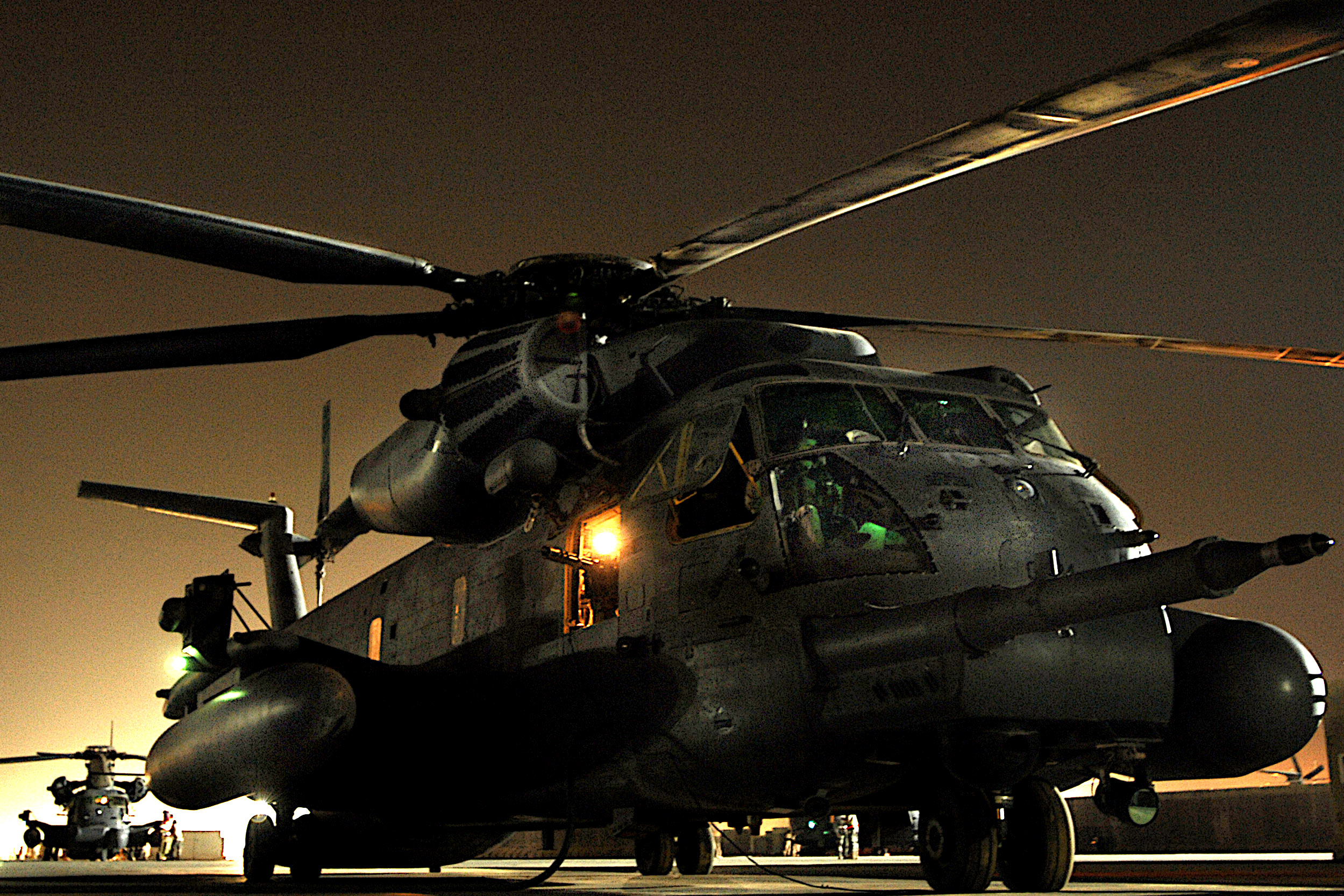 Final_Combat_Mission_of_MH-53_Pave_Low,_Sept._27,_2008,_Iraq.jpg