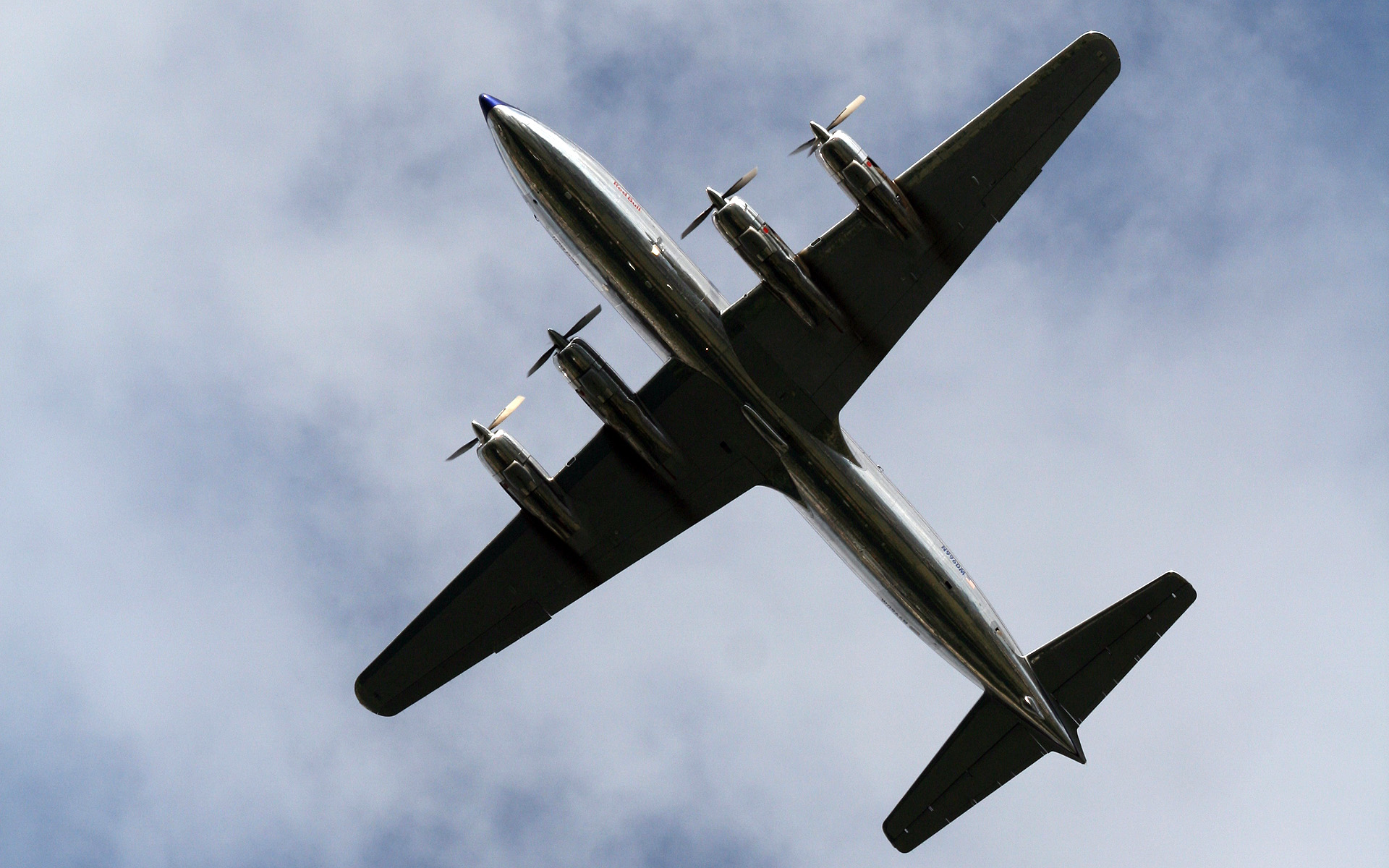 File Flying Bulls Douglas Dc 6b N996dm Above Donauinselfest 2011 C Jpg Wikimedia Commons