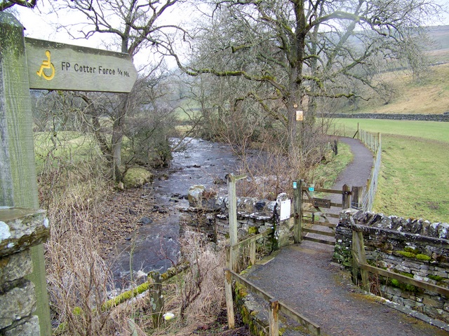 Footpath to Cotter Force - geograph.org.uk - 1816177