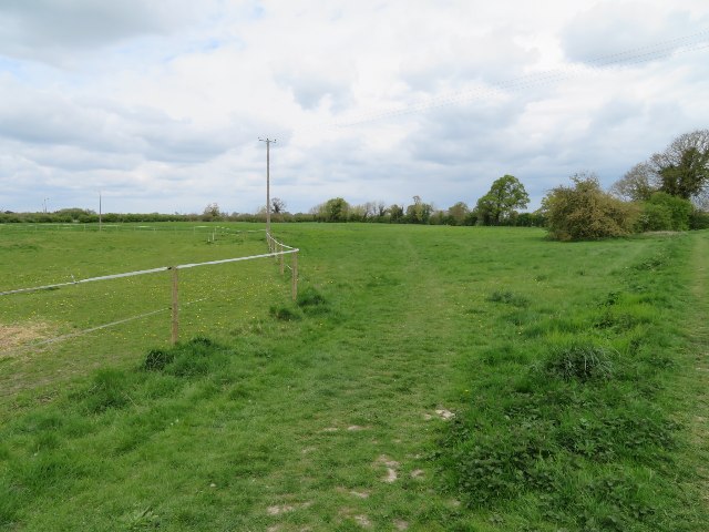 File:Footpath to The Drove Way path - geograph.org.uk - 5722484.jpg