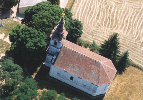 Galambok - church from above Galambok falu2.jpg