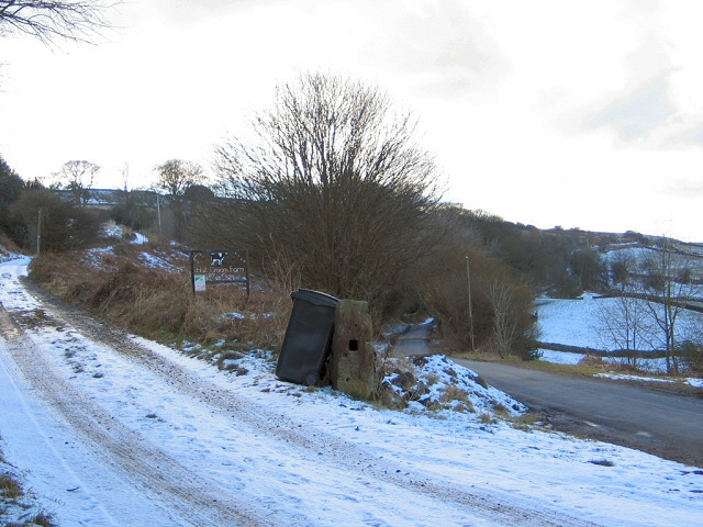 File:Hall Broom Farm - geograph.org.uk - 132644.jpg