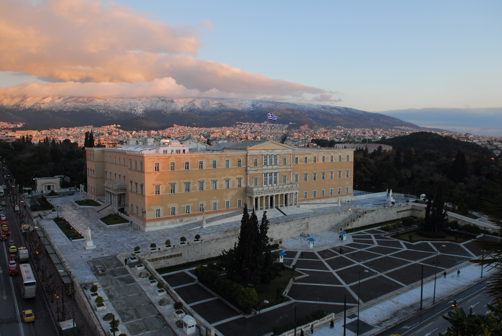 Здание парламента в афинах фото