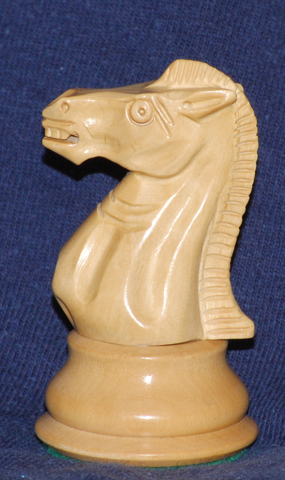 File:Knight-chess.jpg - Wikipedia