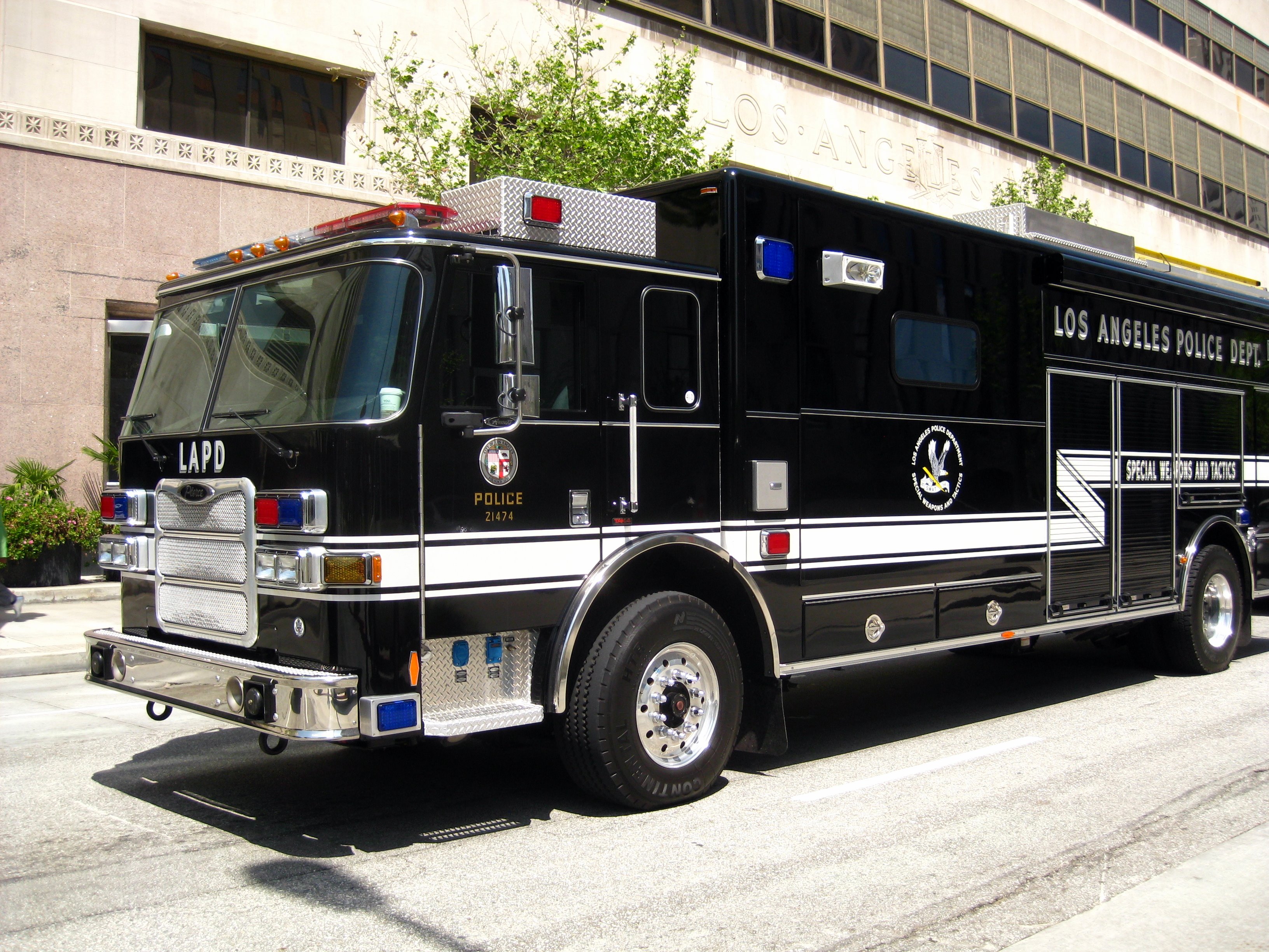 lapd swat vehicles