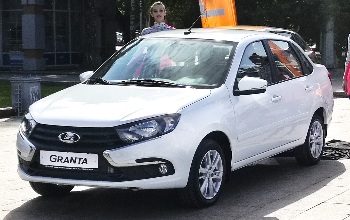 Lada_Granta_2018_facelift.jpg