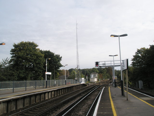 File:Looking north eastwards at Aldershot Railway Station - geograph.org.uk - 993145.jpg