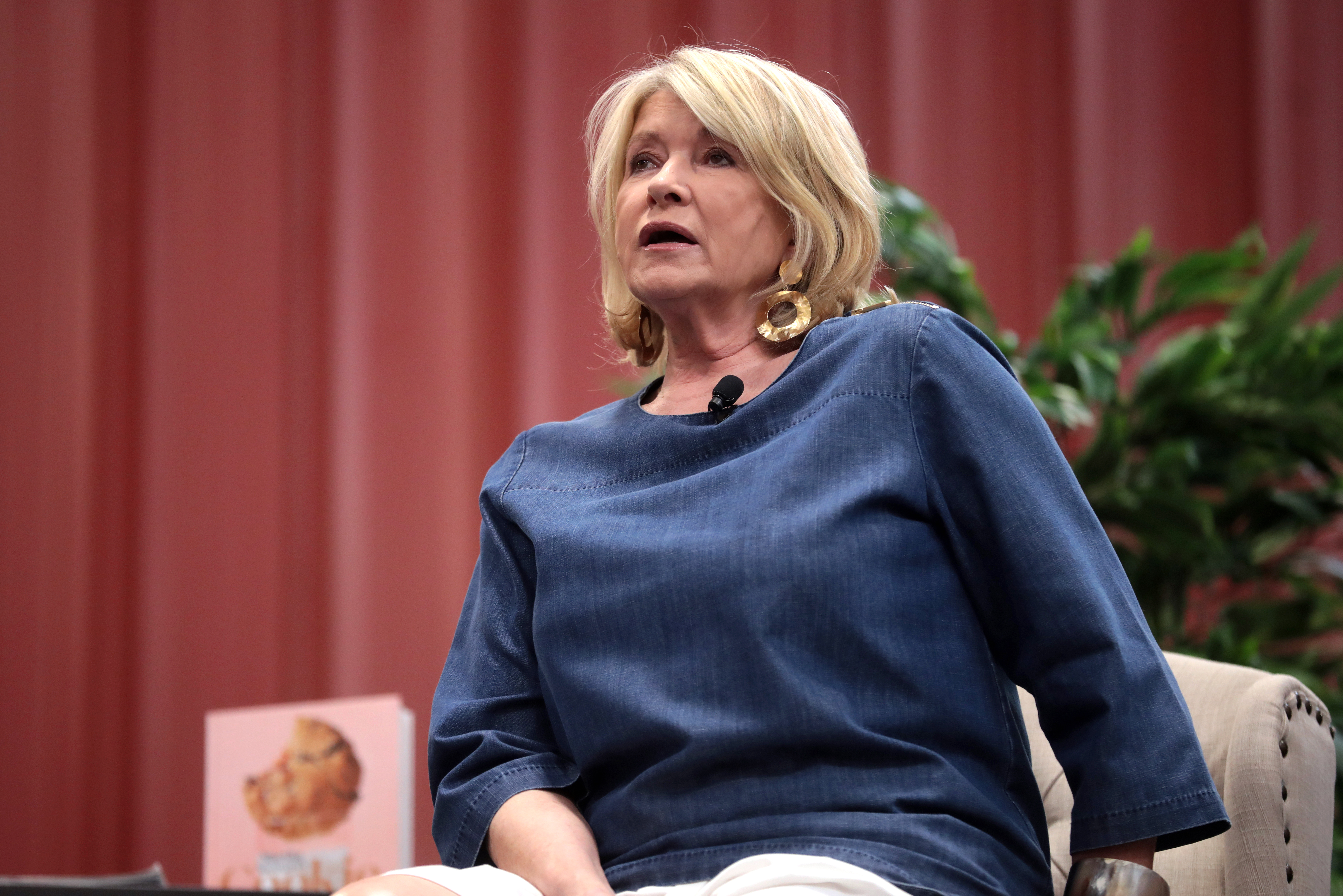 Martha Stewart (48926103456).jpg. 