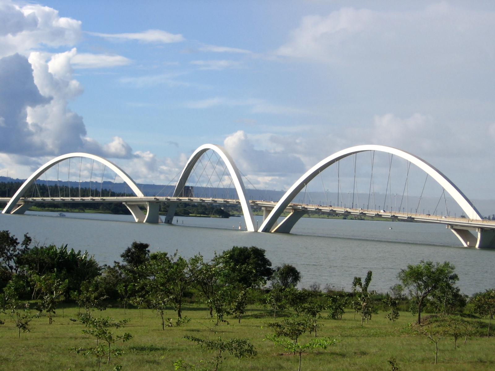 Новая столица бразилии. Мост Жуселину Кубичека. Мост Жуселину Кубичека Бразилиа. Мост Жуселину Кубичека, Бразилиа, Бразилия. Мост Juscelino Kubitschek в Бразилиа (Бразилия).