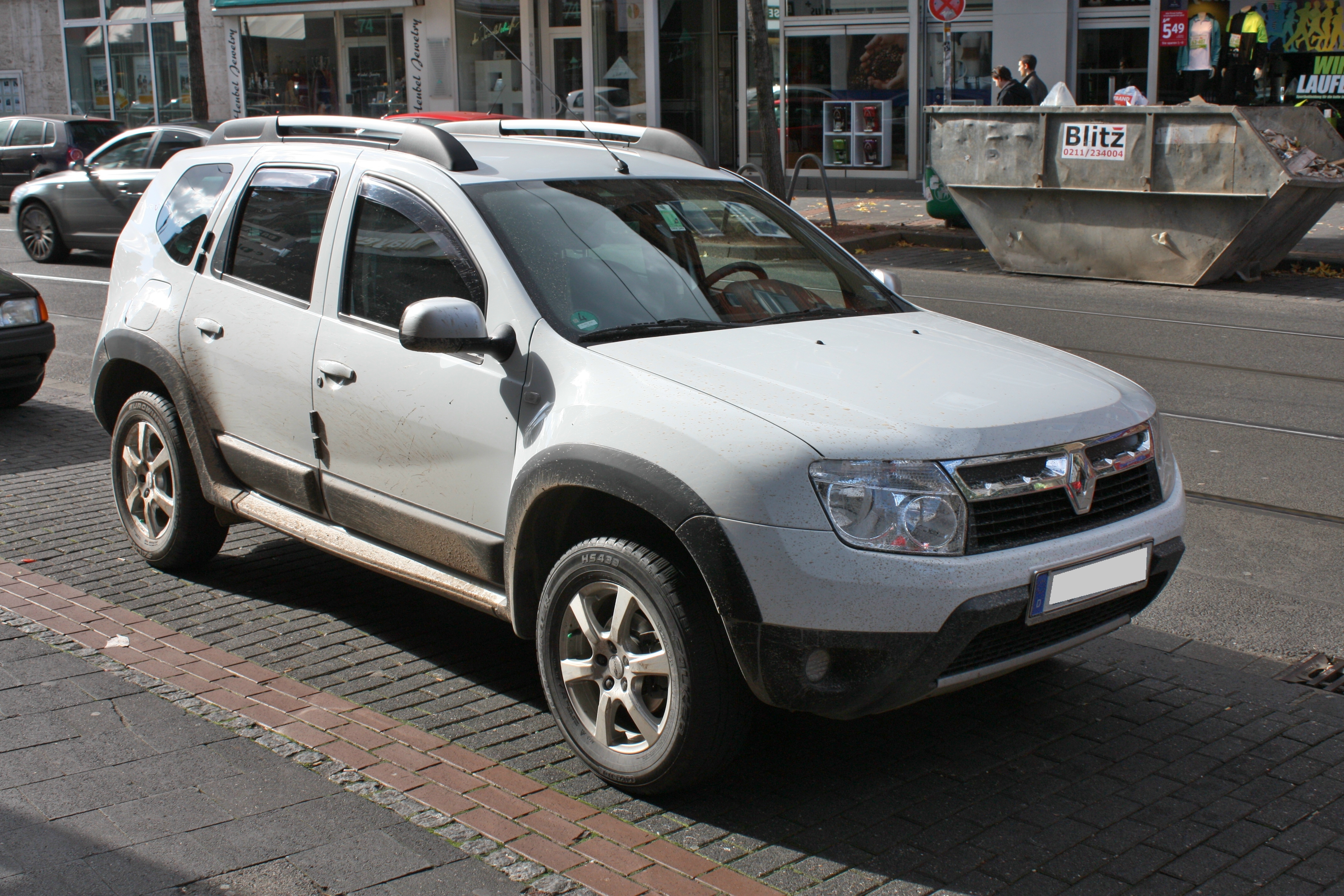 File Renault Duster Gen1 000 11 0000 Frontright 12 10 07 U Jpg Wikimedia Commons