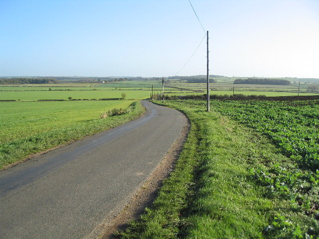 File:Sawgate Road I - geograph.org.uk - 77542.jpg