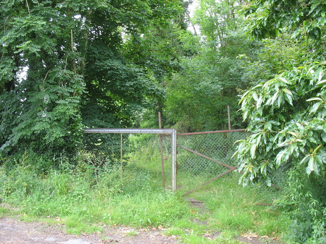 File:The gate entrance to the former railway goods yard - geograph.org.uk - 907299.jpg