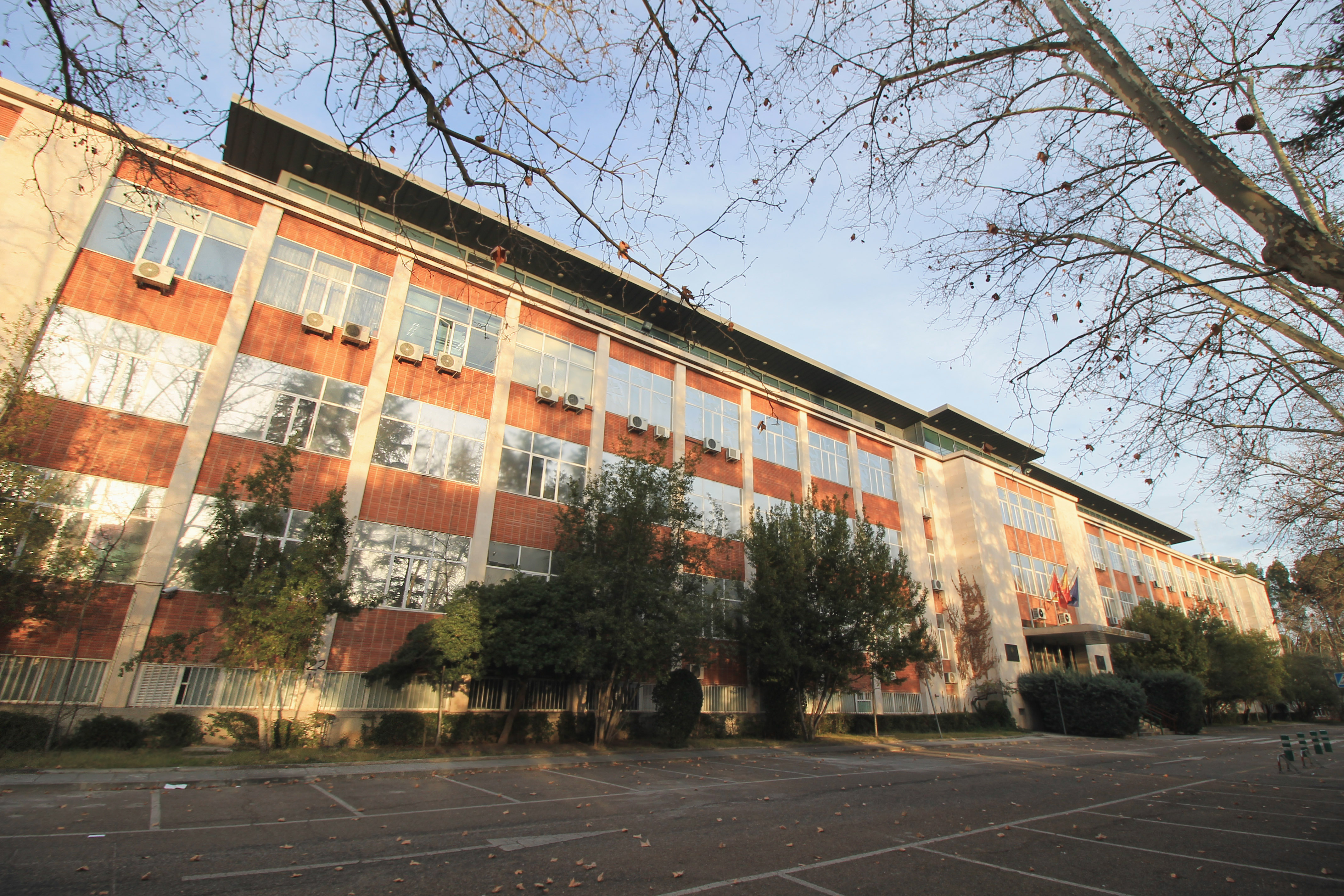 File Universidad Politecnica De Madrid Etsiae 01 Jpg Wikimedia