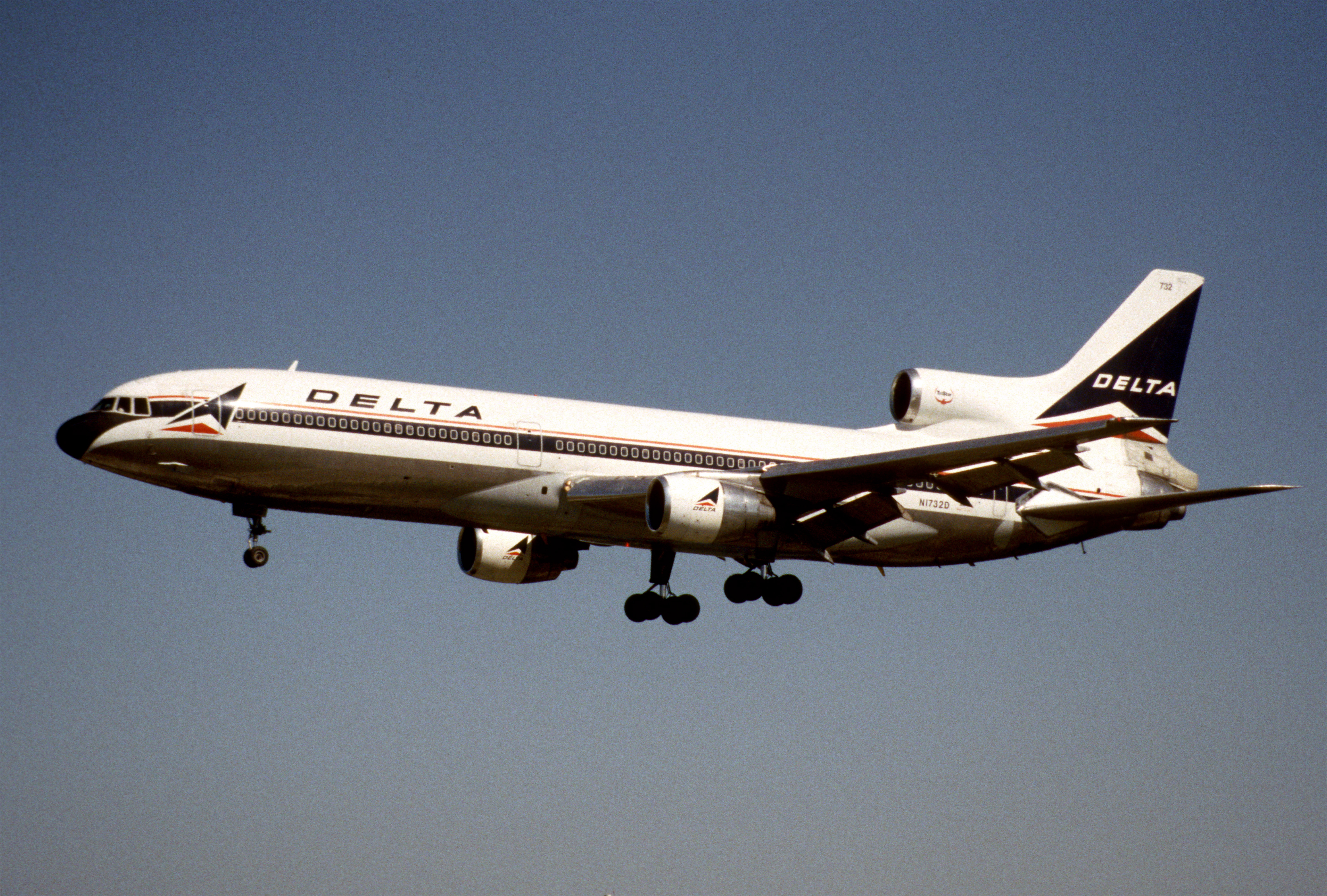 7/1972 PUB LOCKHEED L-1011 TRISTAR AIRLINER AIRPORT NOISE AIRLINES ORIGINAL AD 