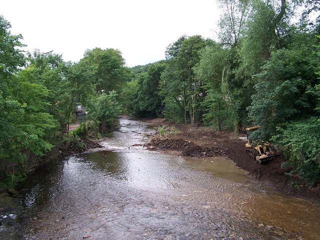 File:3rd July 2008 - River Don 'Clean Up' at Oughtibridge Continues - geograph.org.uk - 877559.jpg