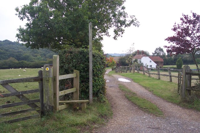 File:Access road to White Chimney Cottage - geograph.org.uk - 1500711.jpg