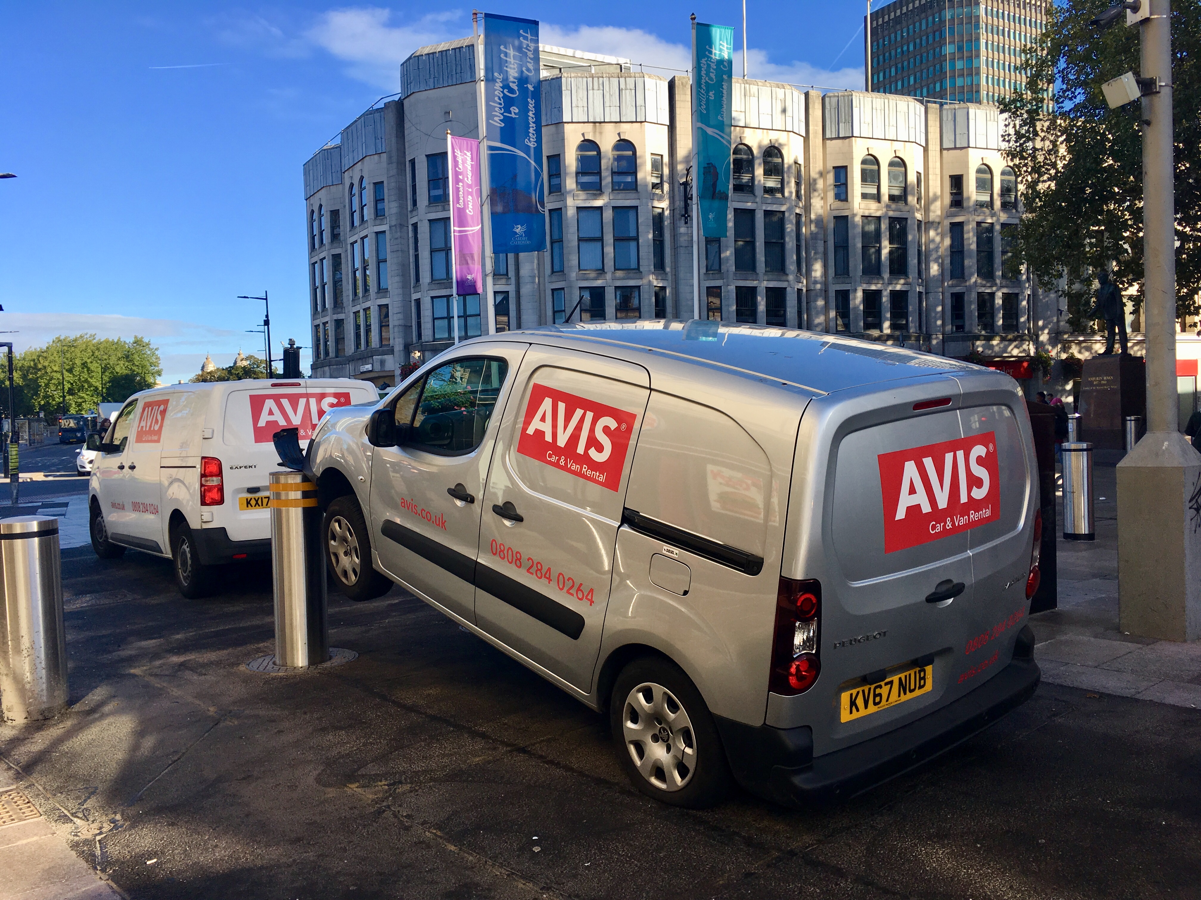 van hire avis