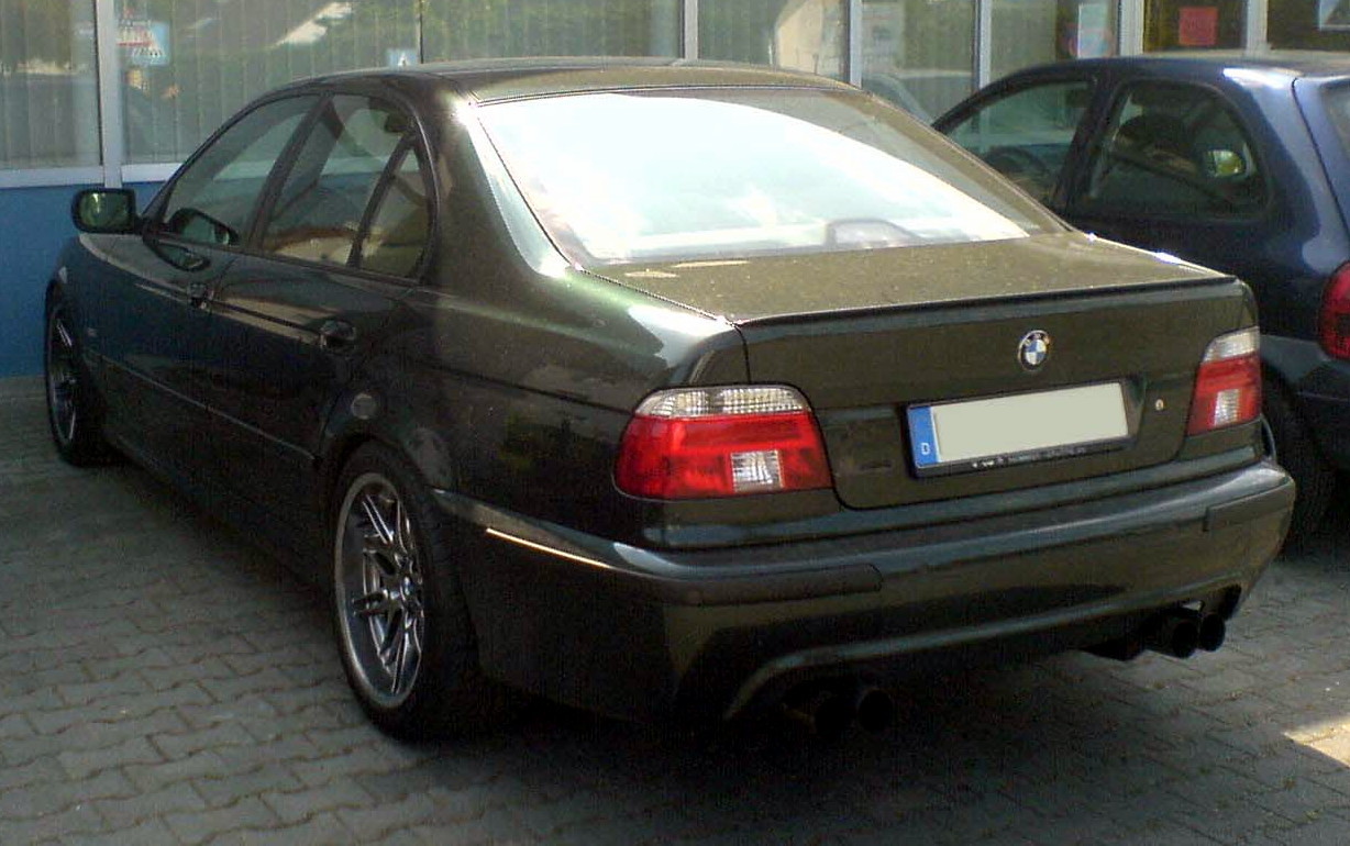 File:BMW M5 (E39) schwarz hl.jpg - Wikimedia Commons