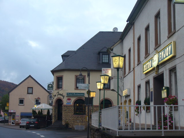 File:Bistro Enjoy, Mettendorf - geo.hlipp.de - 23167.jpg